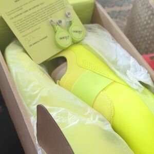 Clove Solo Sneakers Shoes Healthcare Limited Edition Neon Yellow- 11.5